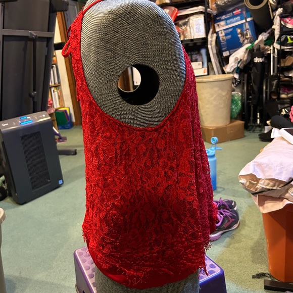 No sleeved red lace top - Picture 5 of 6